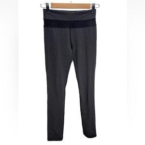 Lululemon Skinny Groove Pants Diamond Dot White Black Womens Size 8 Leggings